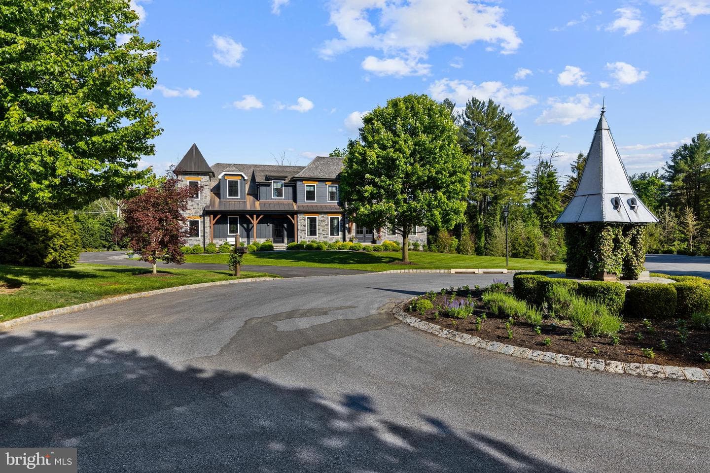 112 Dovecote Lane photo 45