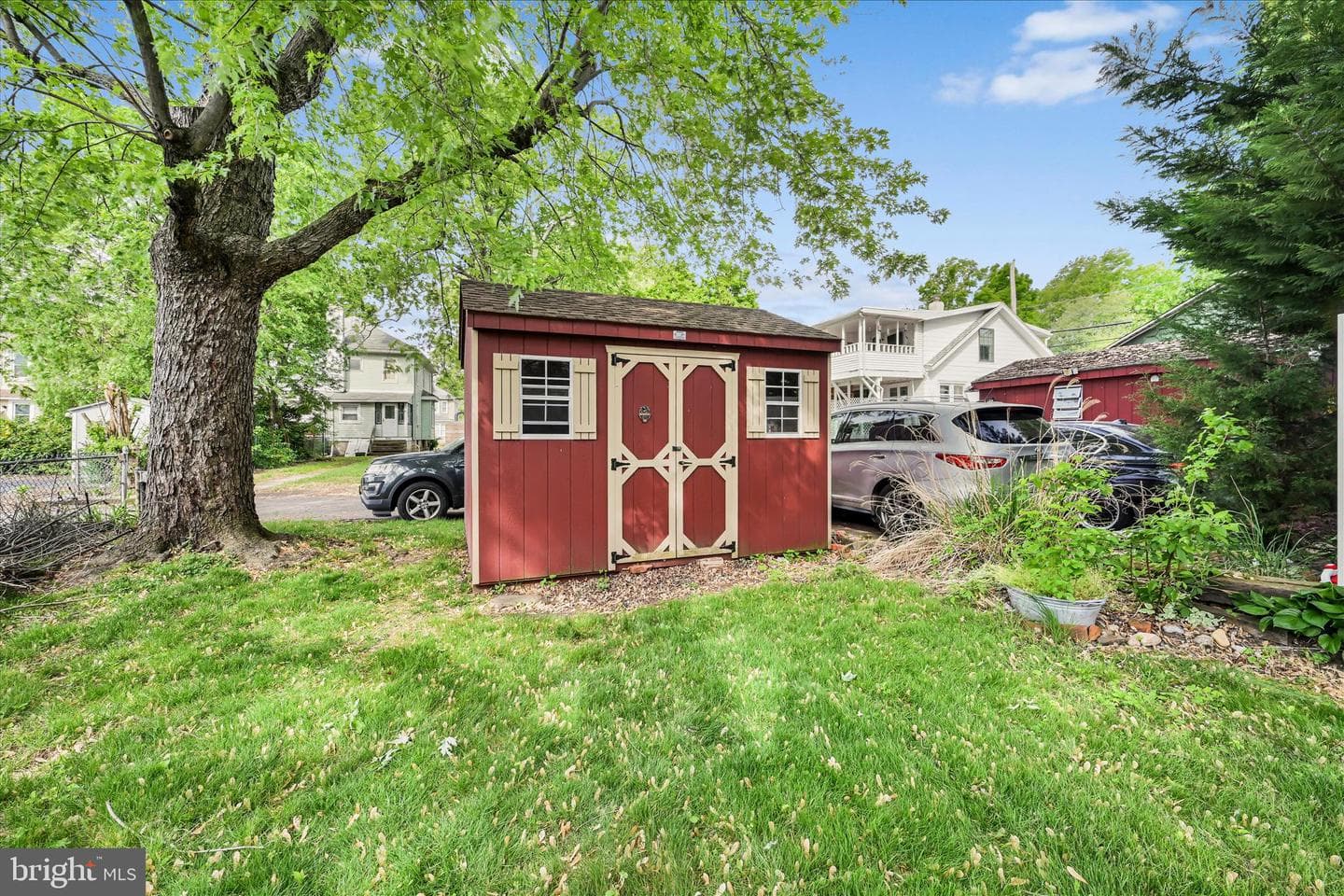 1666 Ward Street photo 30