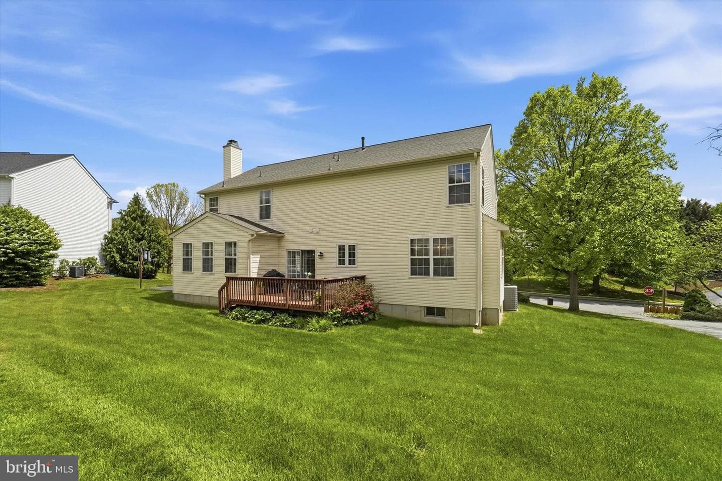 713 Iris Lane photo 39