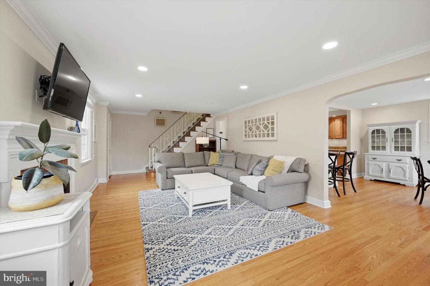 2408 Olcott Avenue photo 5