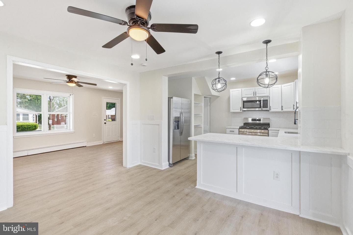 102 E Oak Ln photo 10