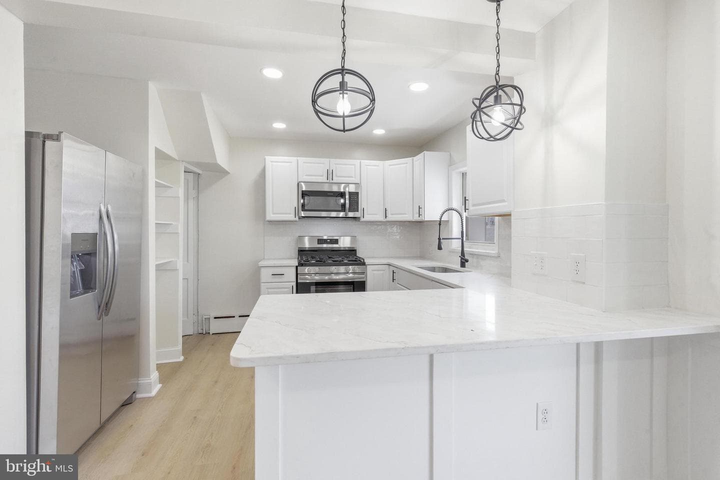 102 E Oak Ln photo 11