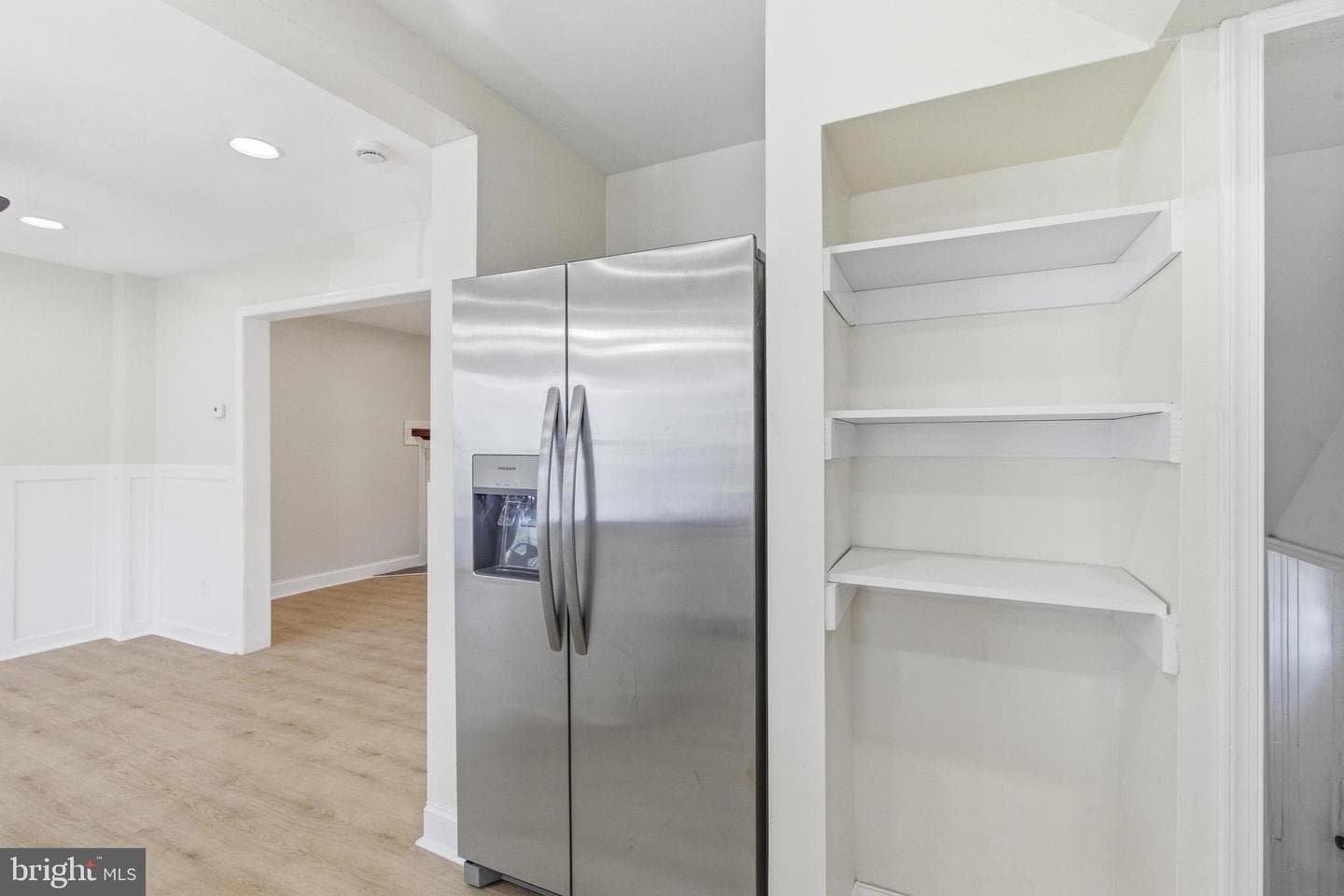 102 E Oak Ln photo 12