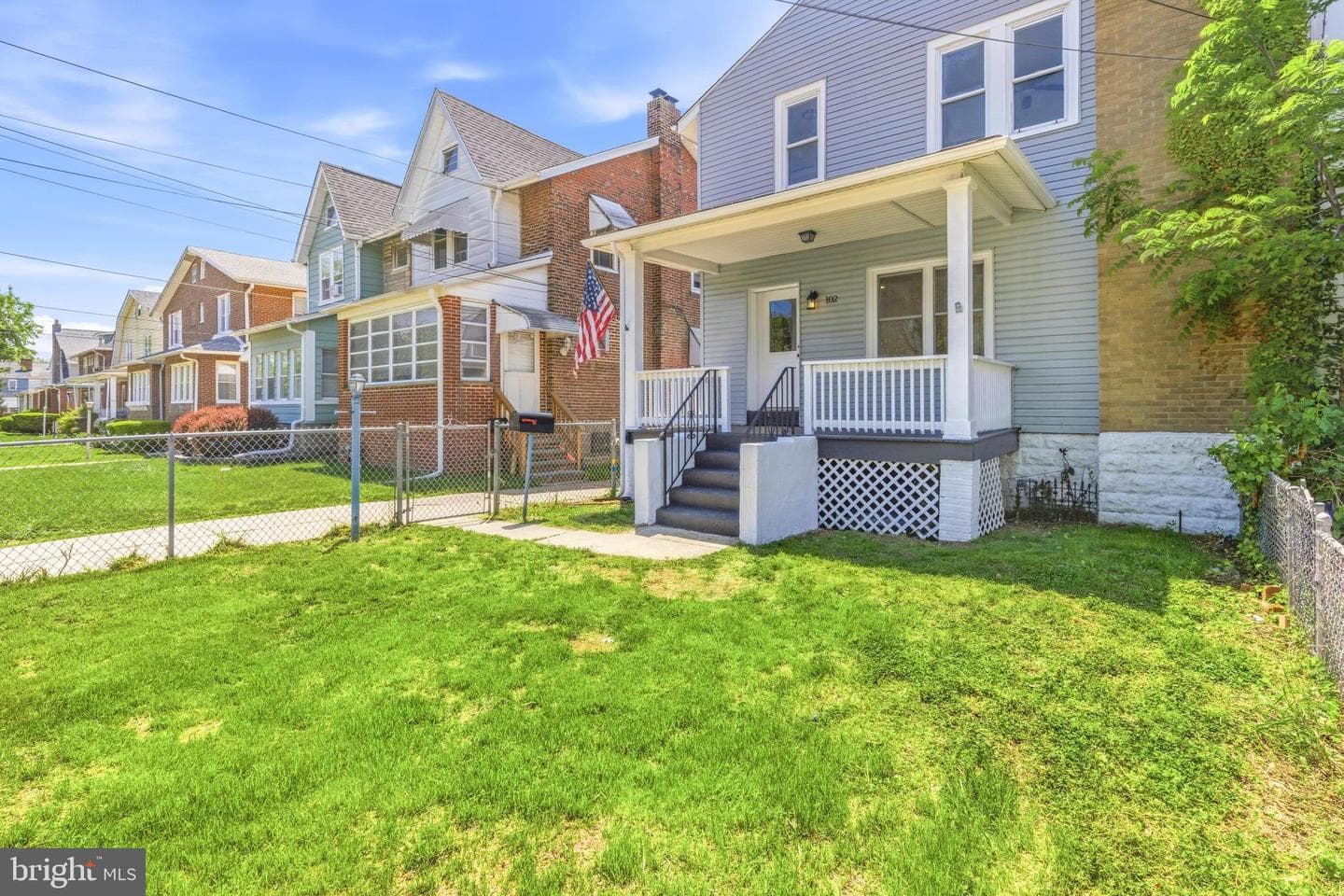 102 E Oak Ln photo 2