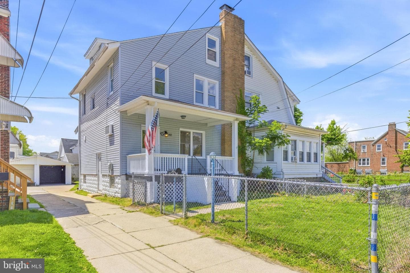 102 E Oak Ln photo 3