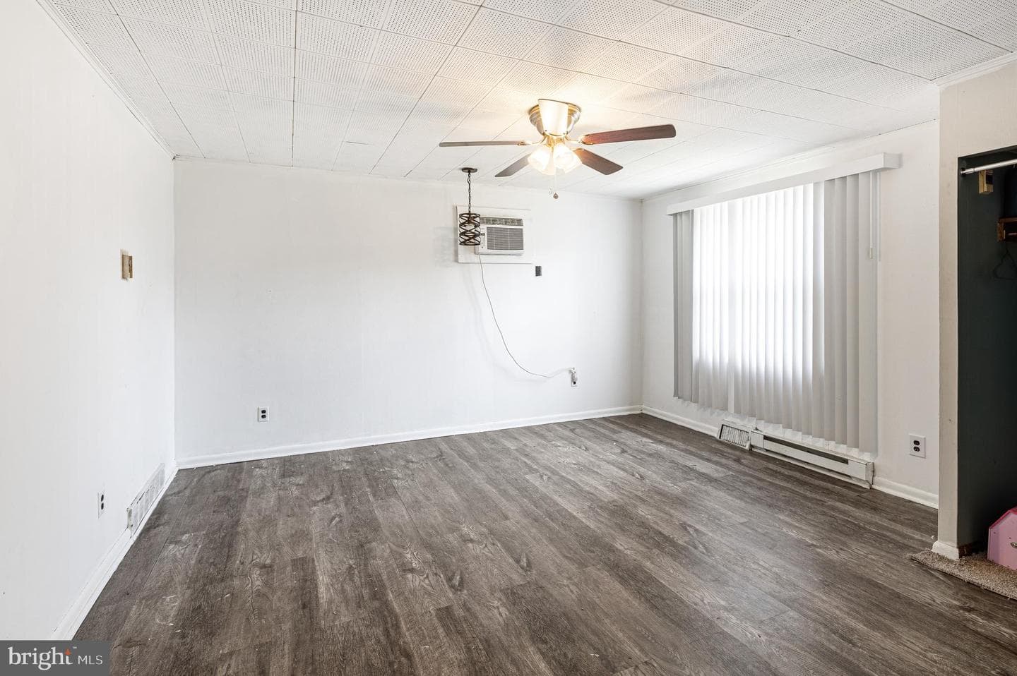 801 Addingham Avenue photo 33