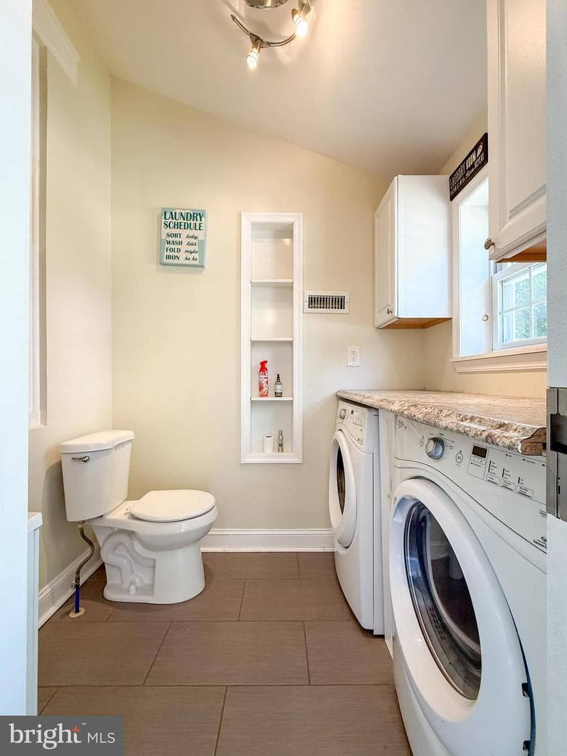 204 Barker Avenue photo 6