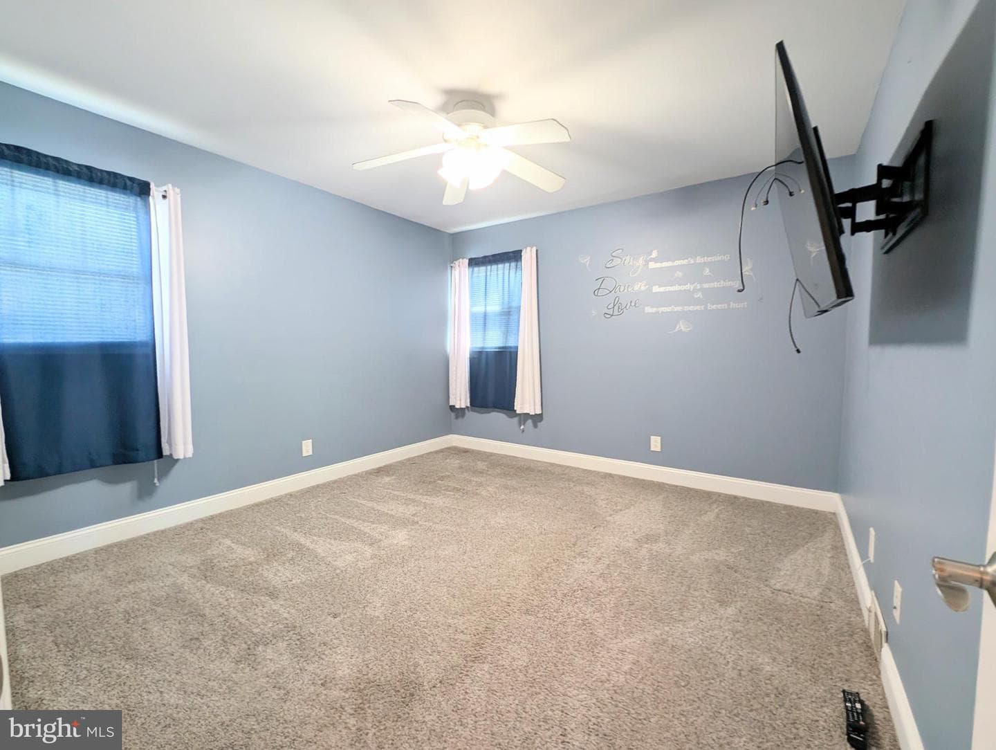3618 Victor Avenue photo 10
