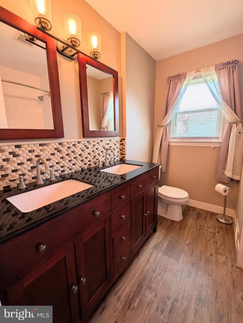 3618 Victor Avenue photo 18