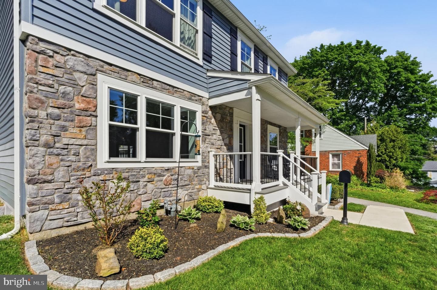 732 Oak Way photo 3