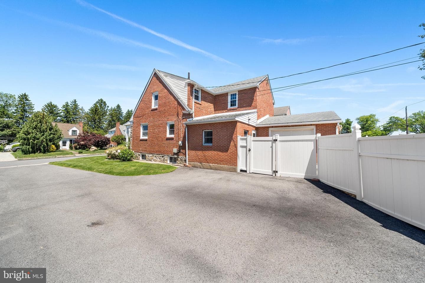649 Andrew Road photo 30
