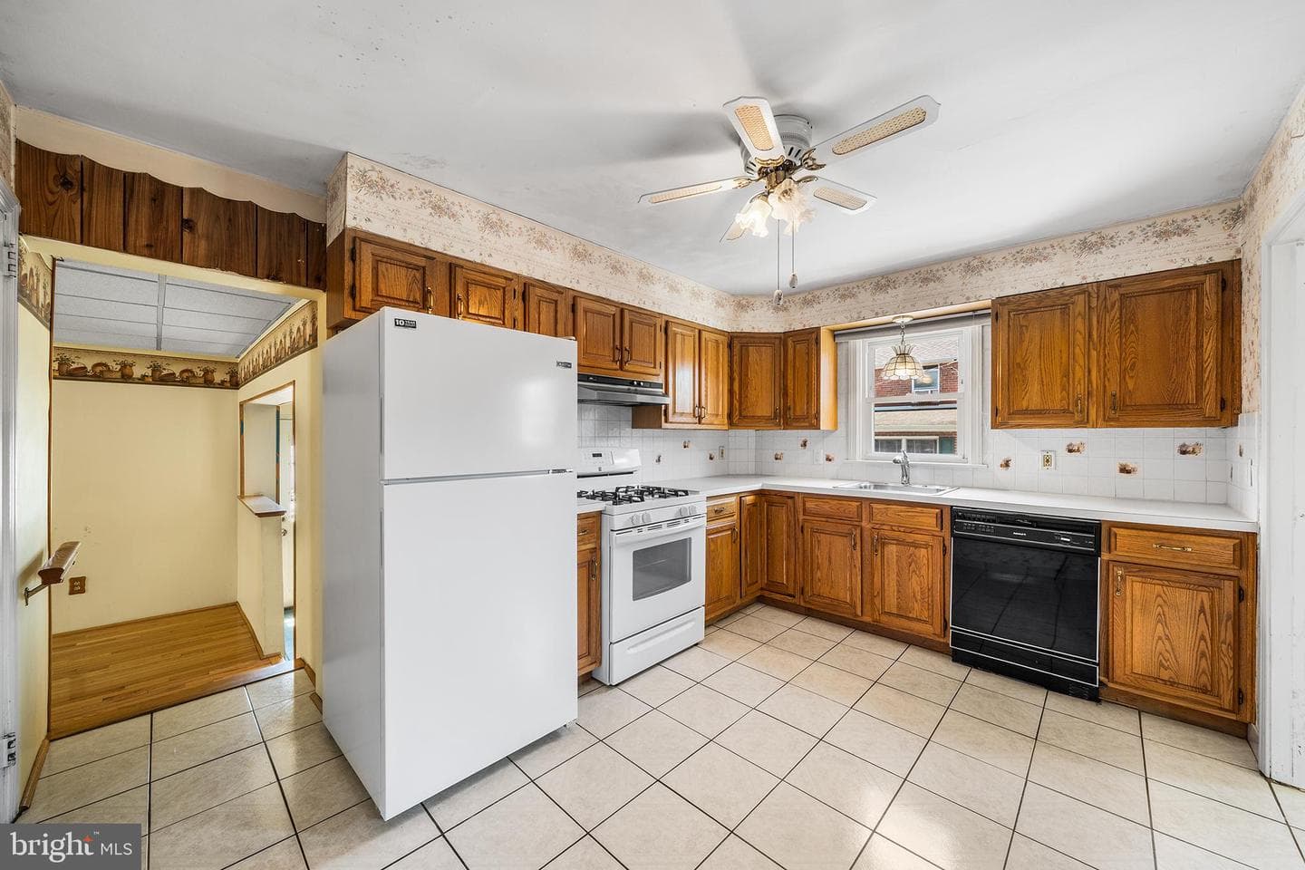 649 Andrew Road photo 8
