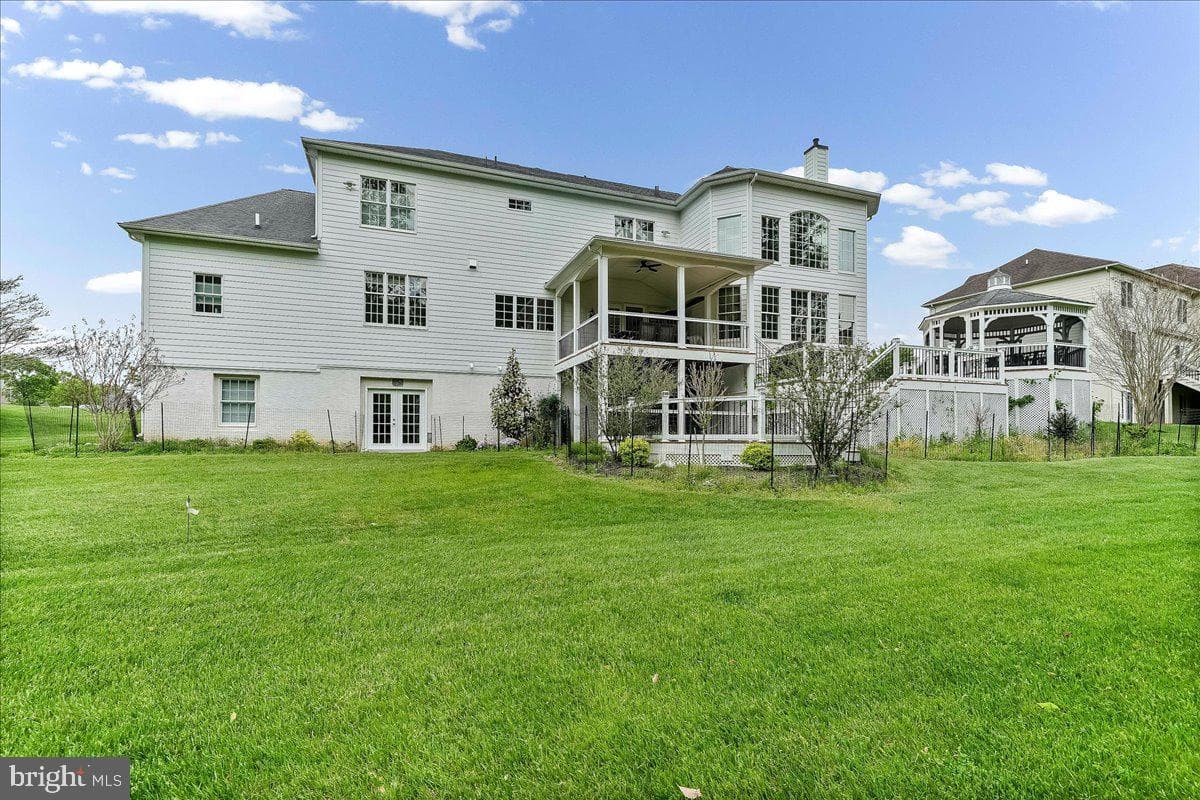 17 Evergreen Place photo 36