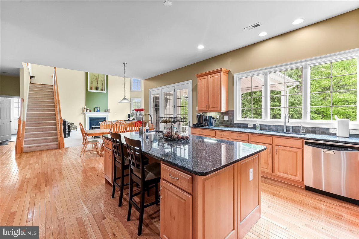 17 Evergreen Place photo 8
