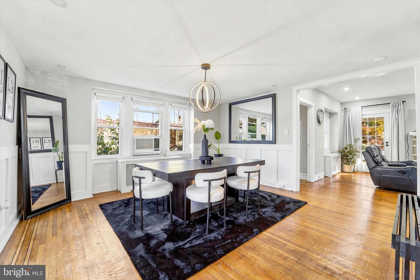 327 Congress Avenue photo 3