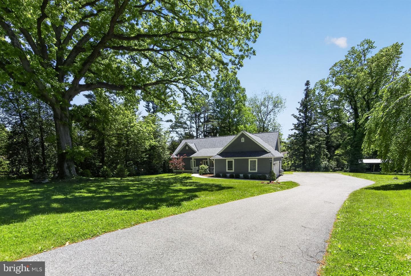 10 E Brookhaven Road photo 36