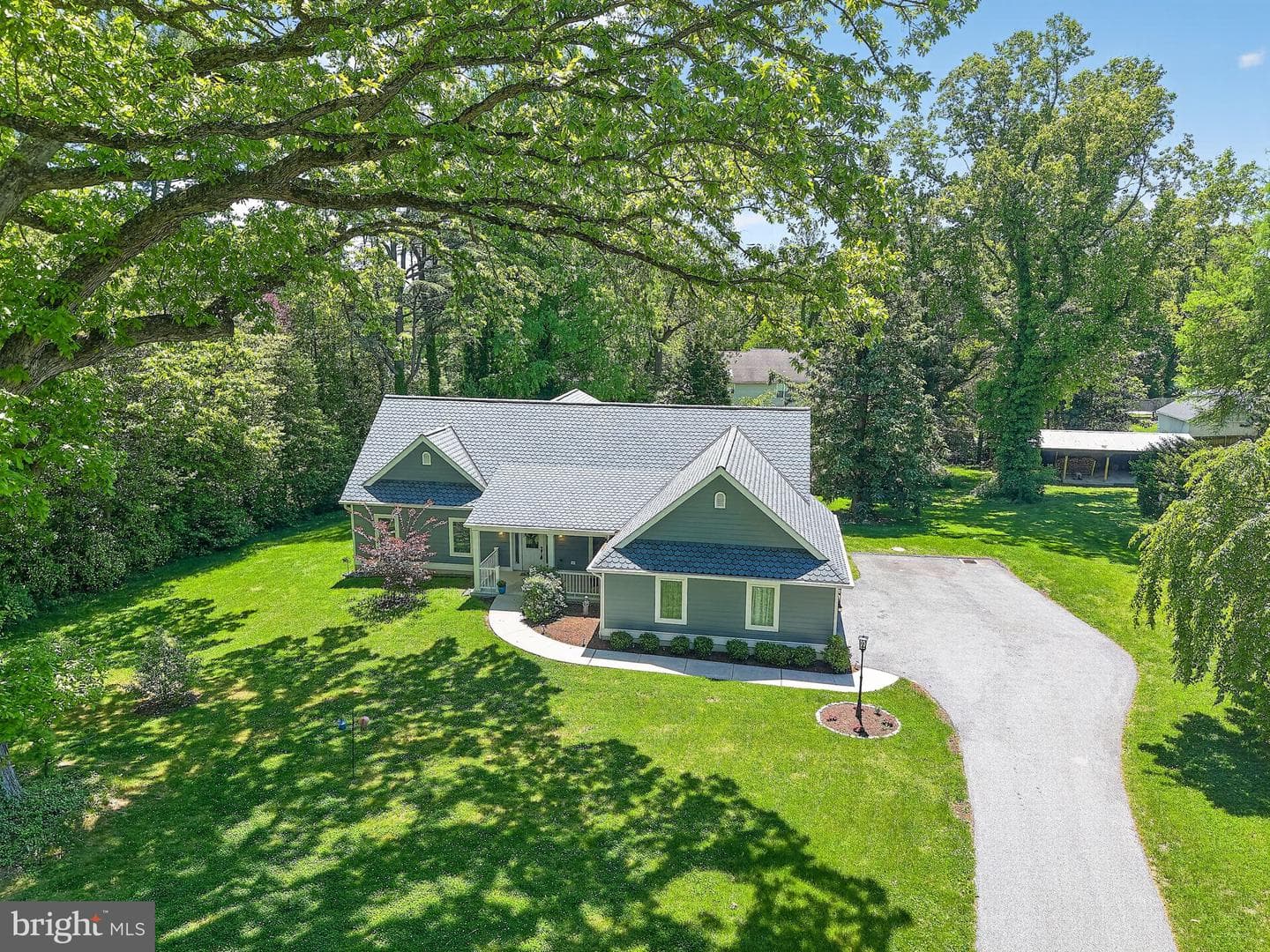 10 E Brookhaven Road photo 42