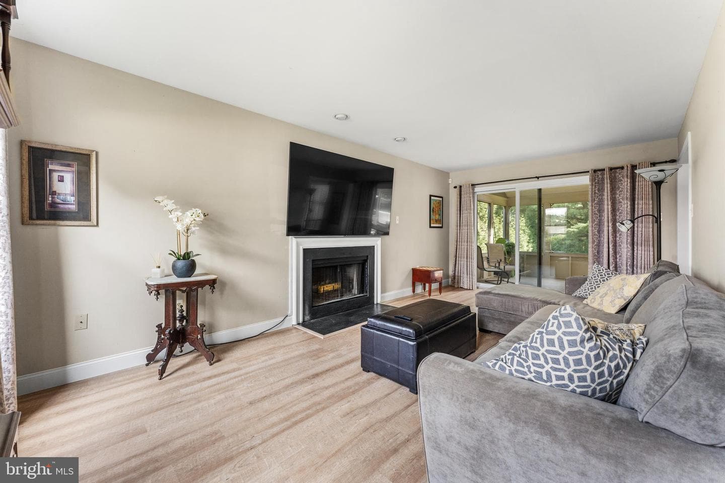 216 County Claire Ln photo 89