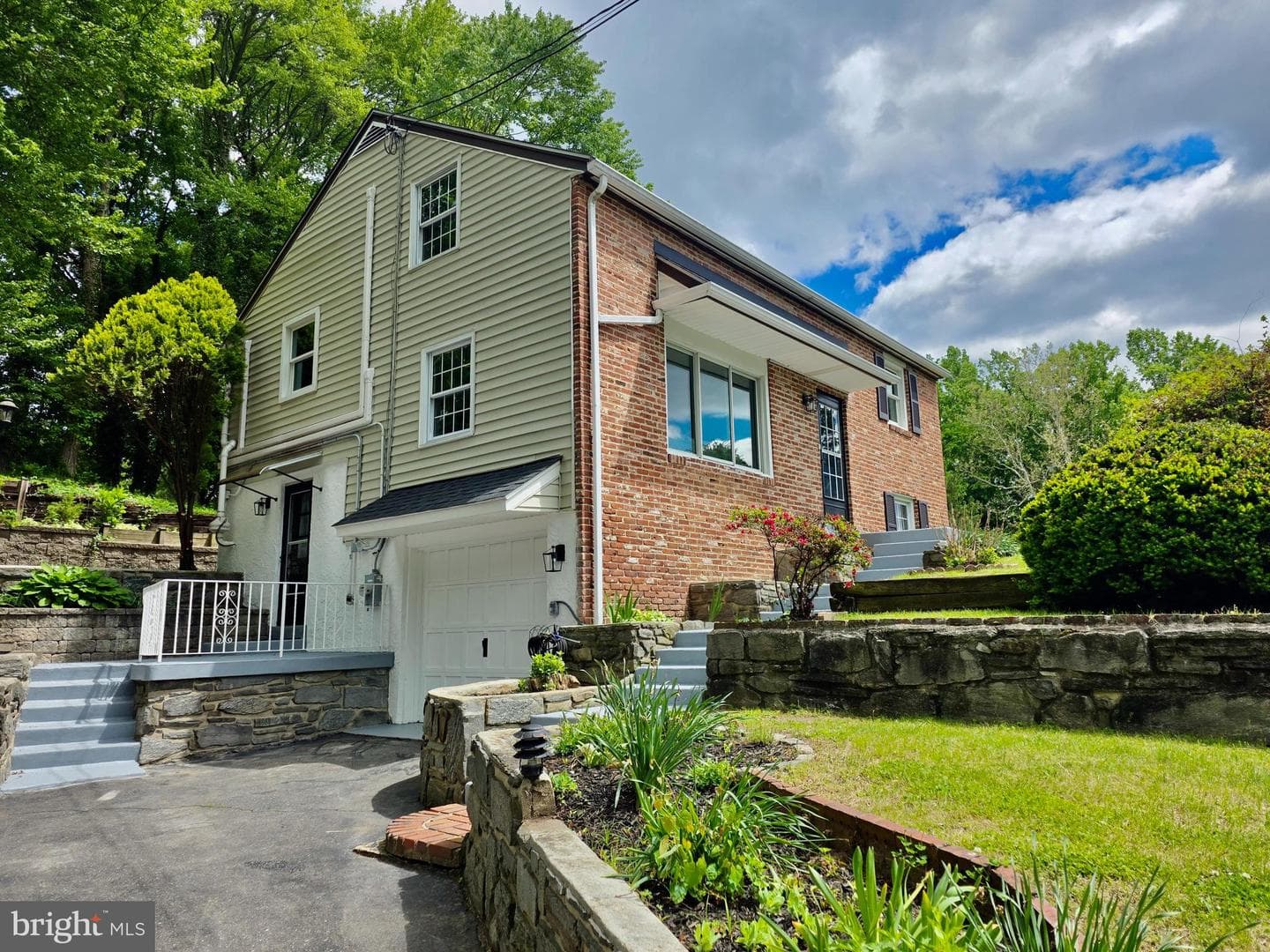 7 Laurel Ln