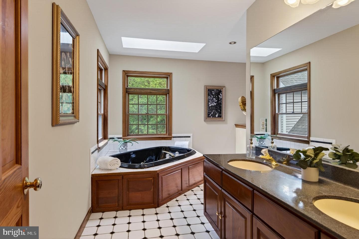 52 Atwater Road photo 34