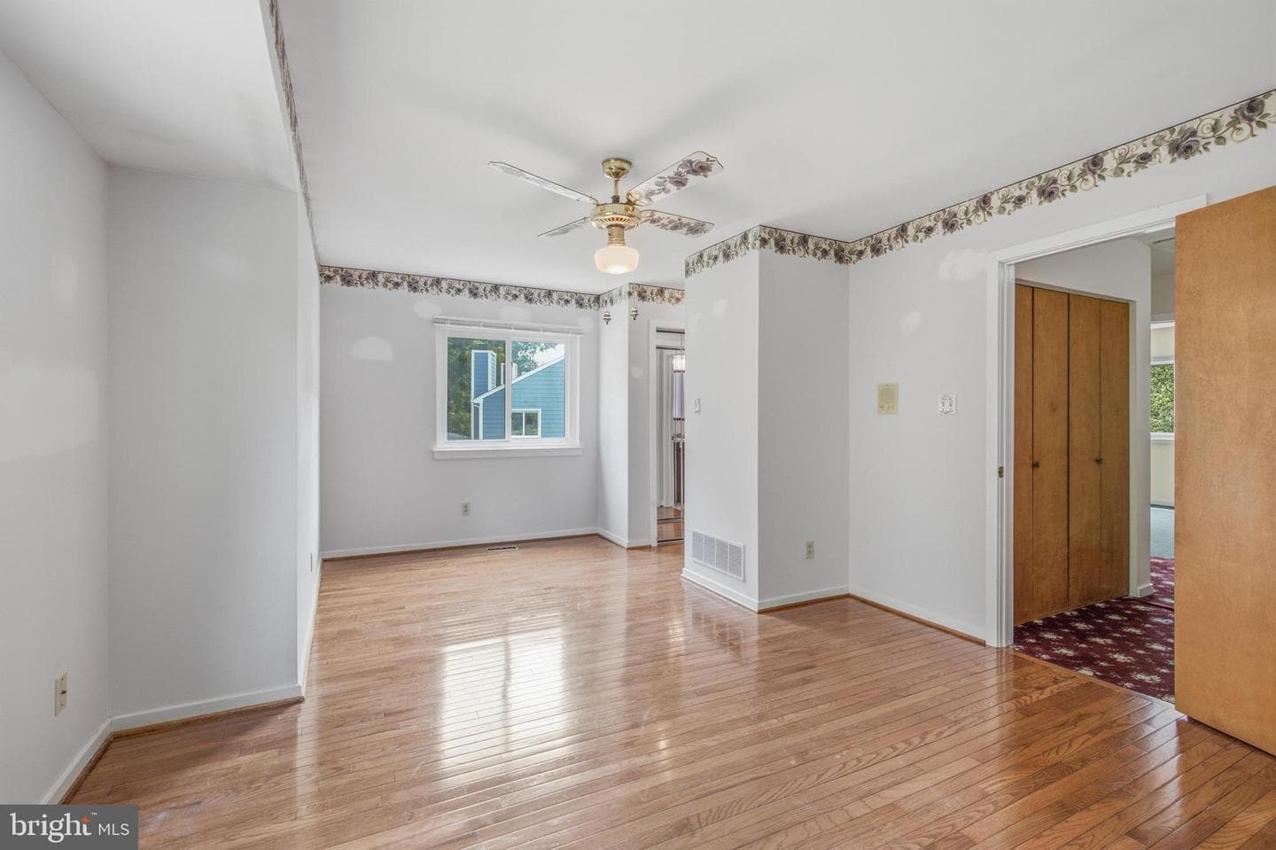 306 S Point Drive #306 photo 20