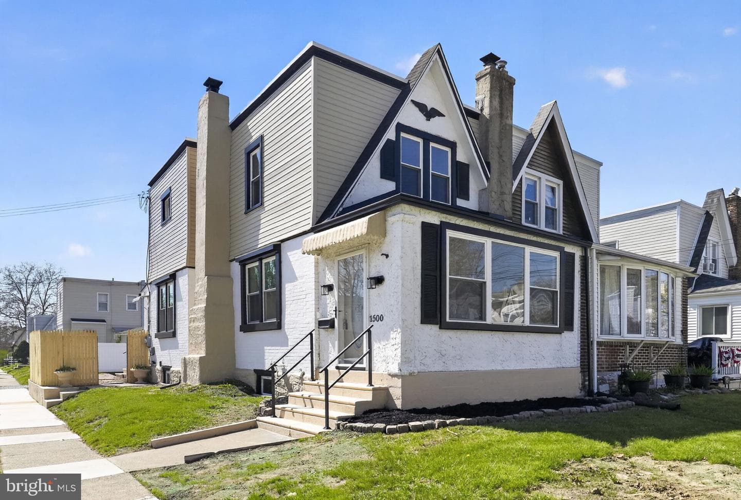 1500 Evans Avenue photo 2