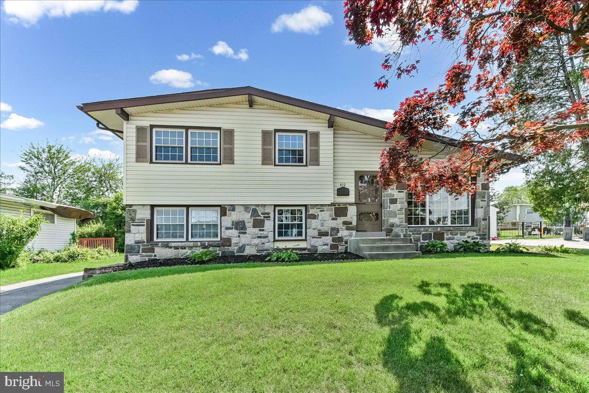 410 Lyndhurst Drive photo 1