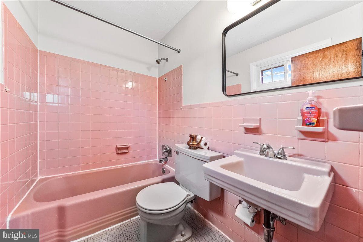 410 Lyndhurst Drive photo 16