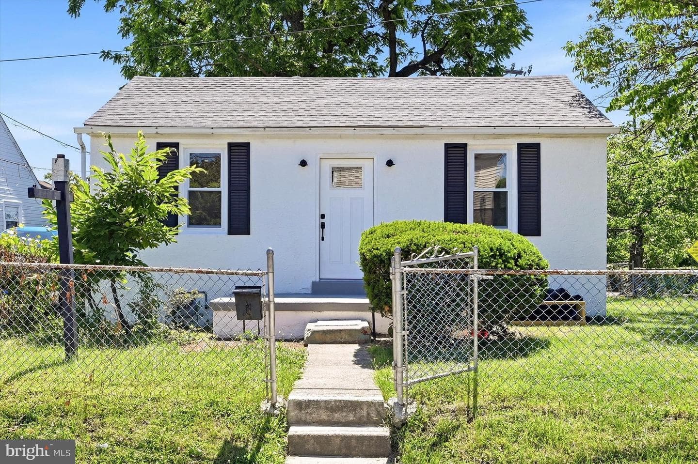 1022 Lawnton Ter photo 1