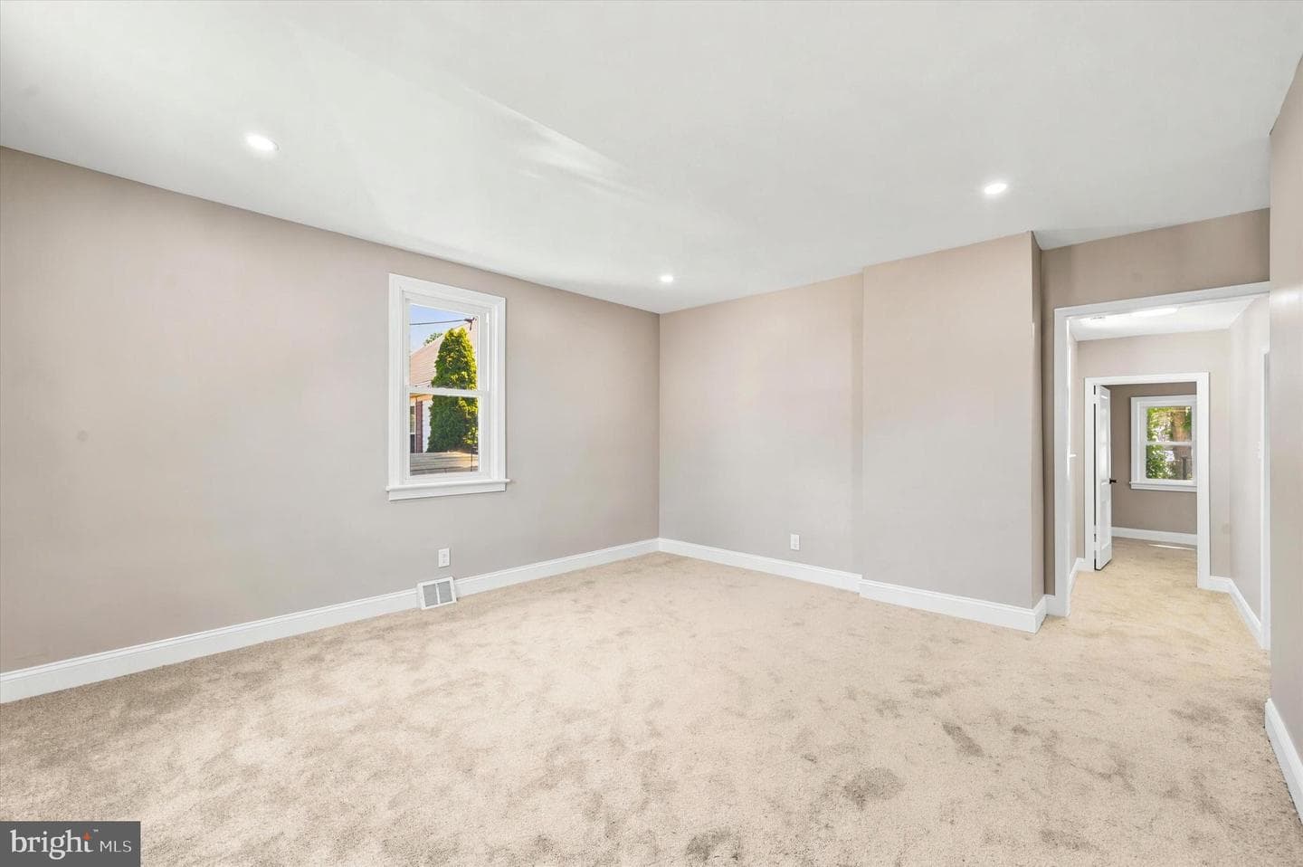1022 Lawnton Ter photo 2