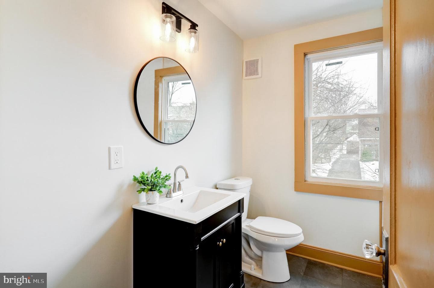 725 Turner Avenue photo 35