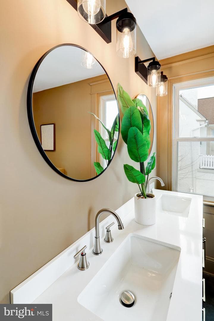 725 Turner Avenue photo 40