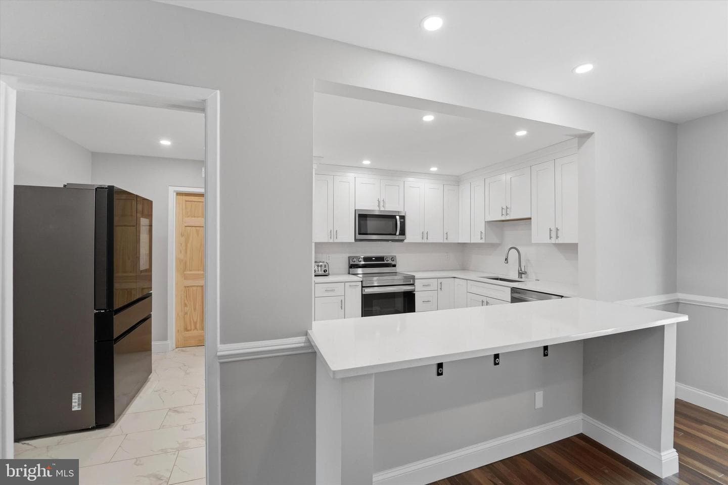 2147 Franklin Ave photo 11