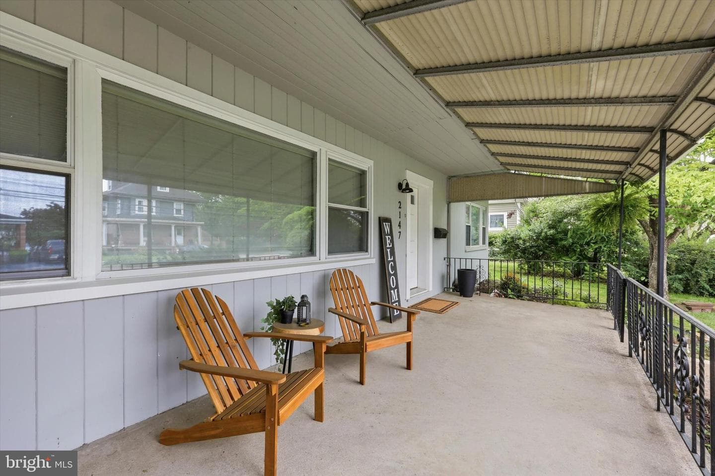 2147 Franklin Ave photo 2