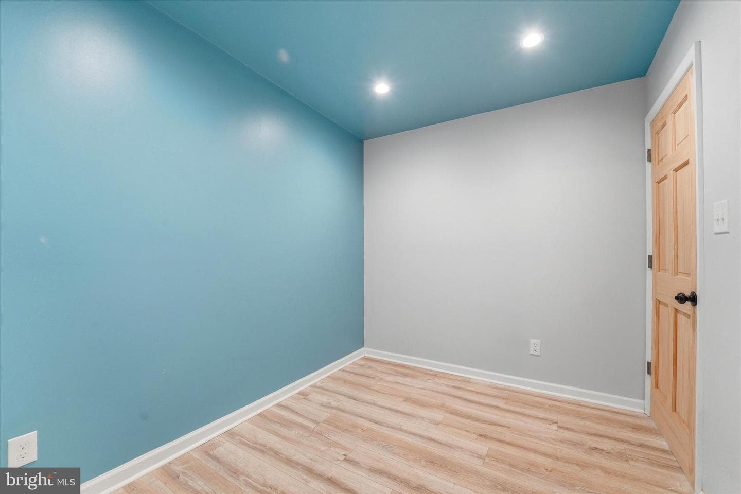 2147 Franklin Ave photo 29