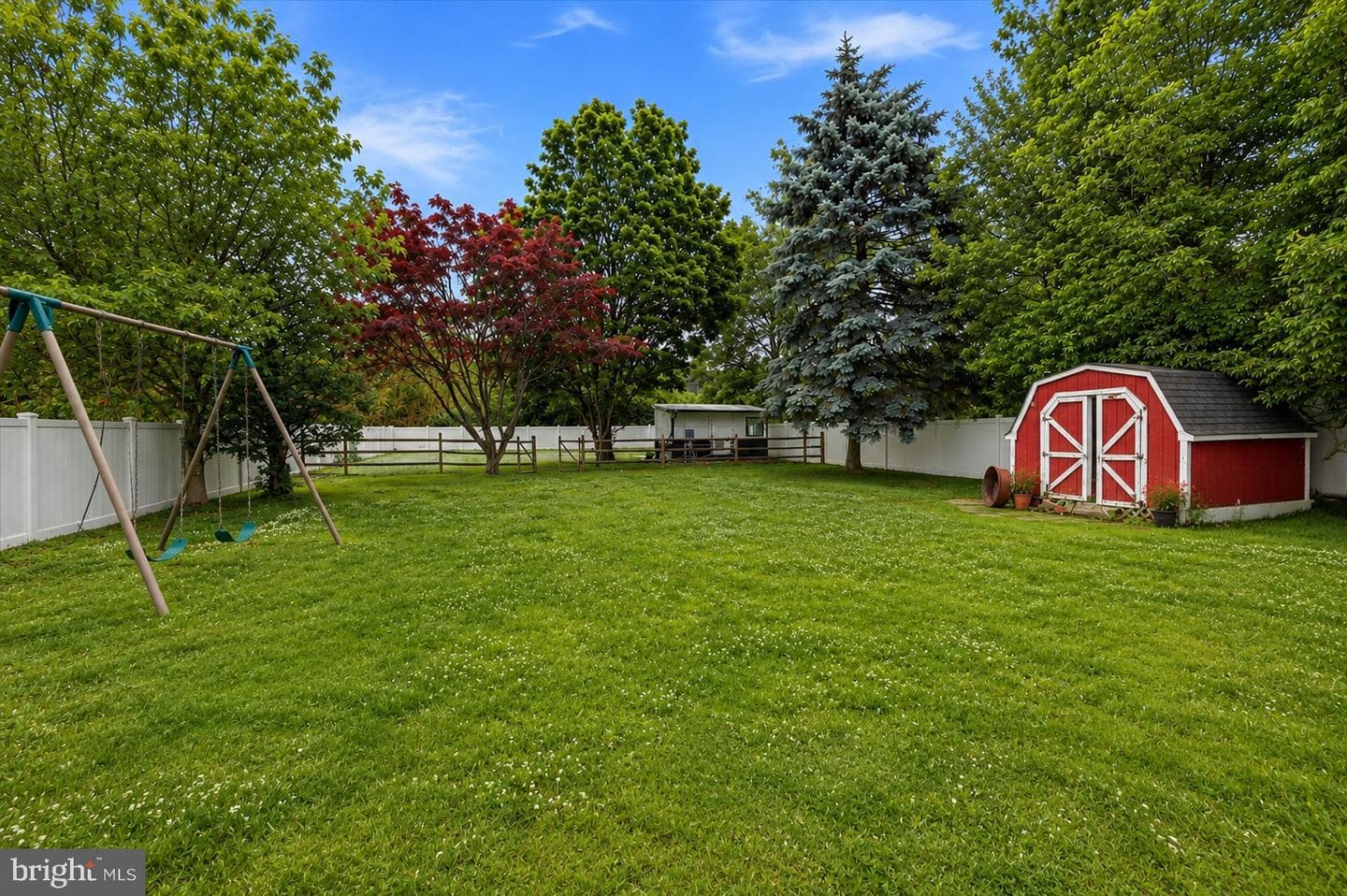 2147 Franklin Ave photo 32