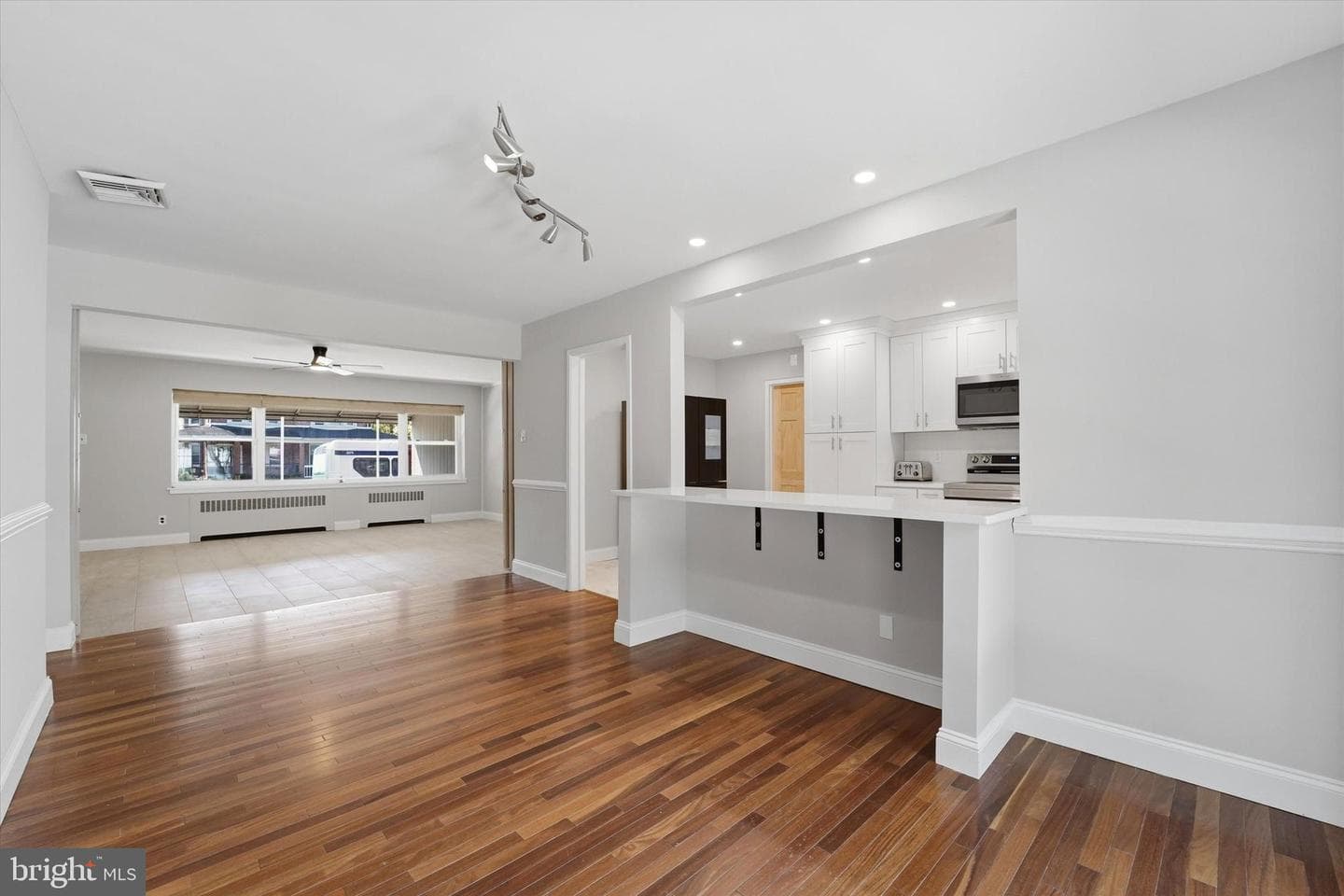 2147 Franklin Ave photo 9