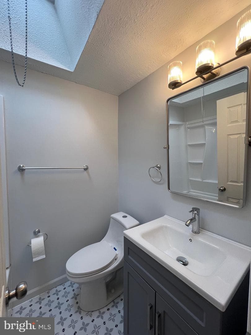 135 Ervin Avenue photo 11