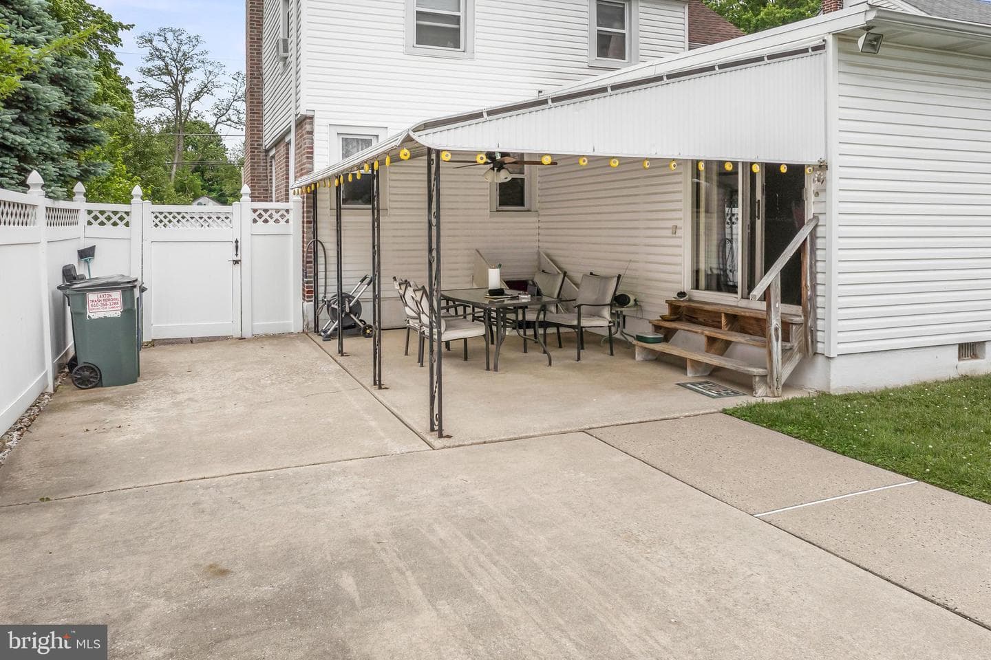 309 Hastings Avenue photo 35
