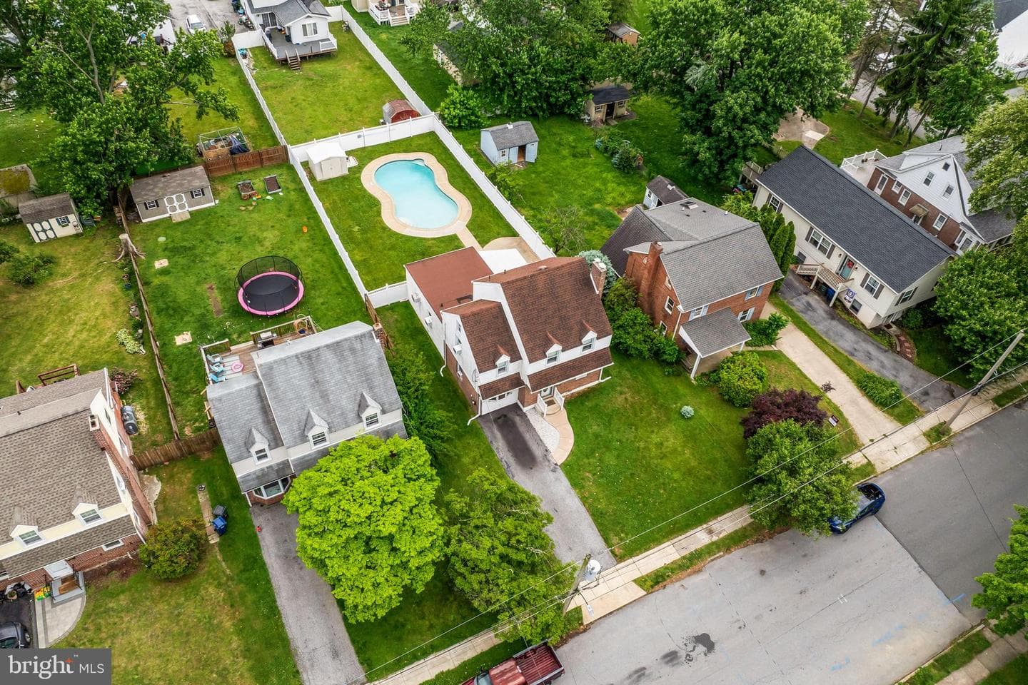 309 Hastings Avenue photo 45