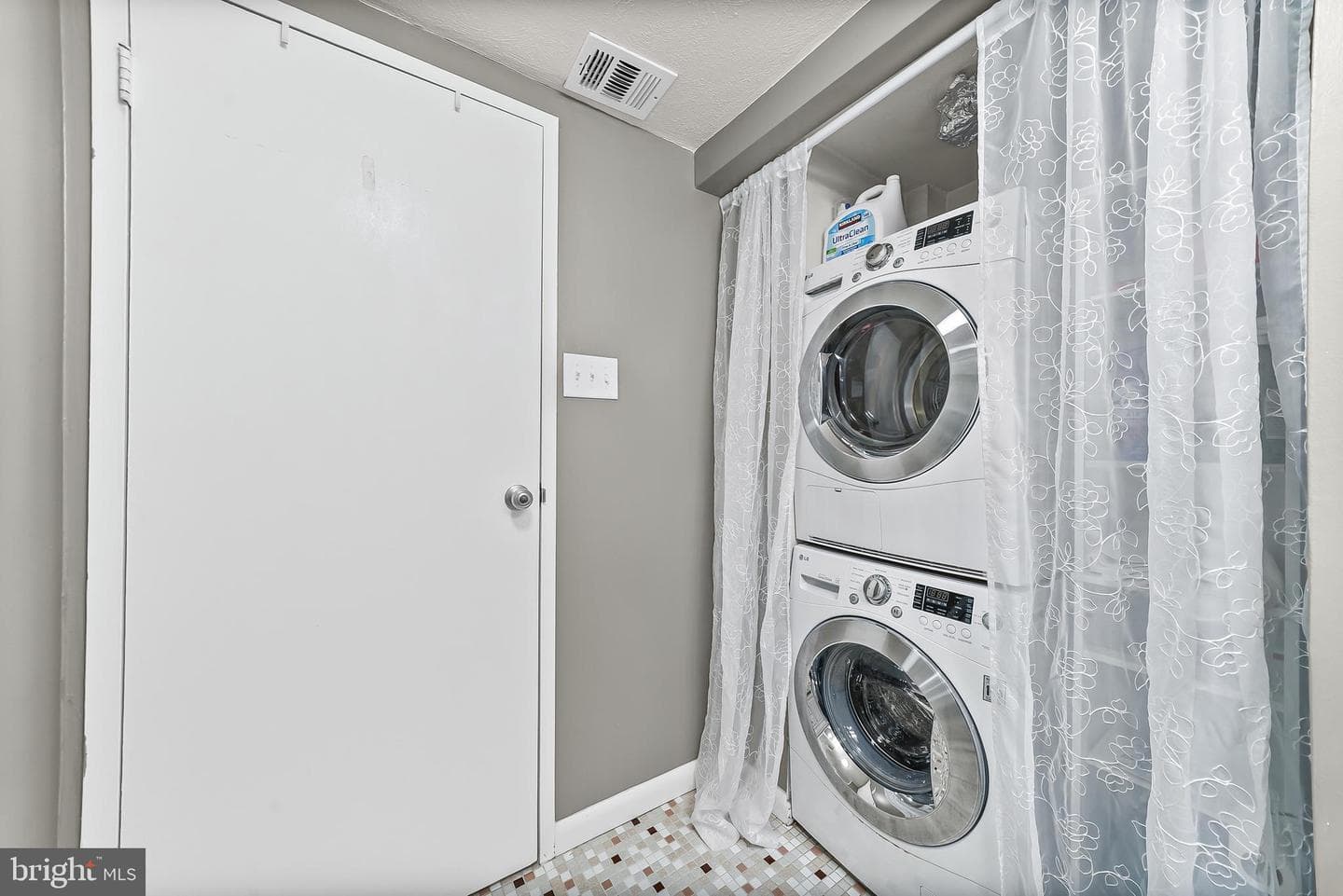 520 N Lemon Street #f6 photo 20
