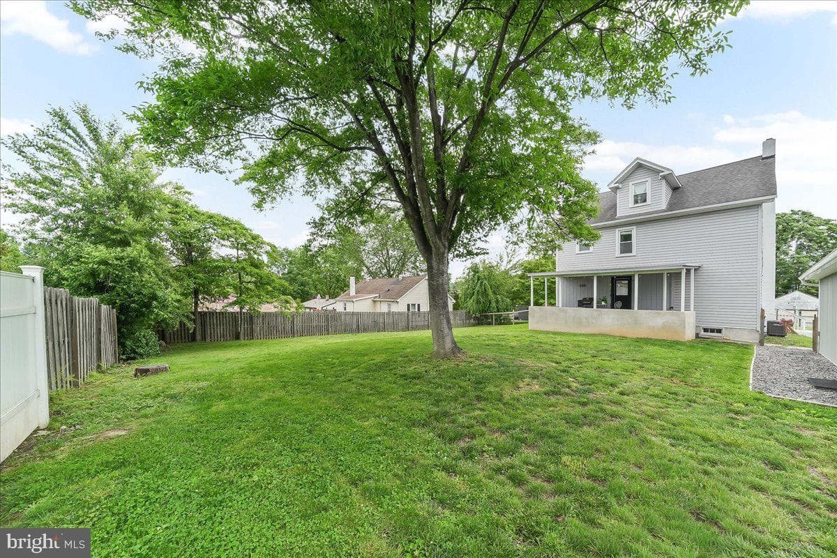 1842 Cherry Street photo 32