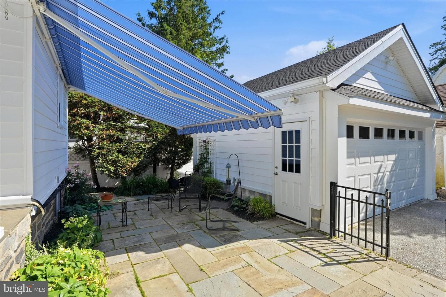 11 Golf Road photo 32