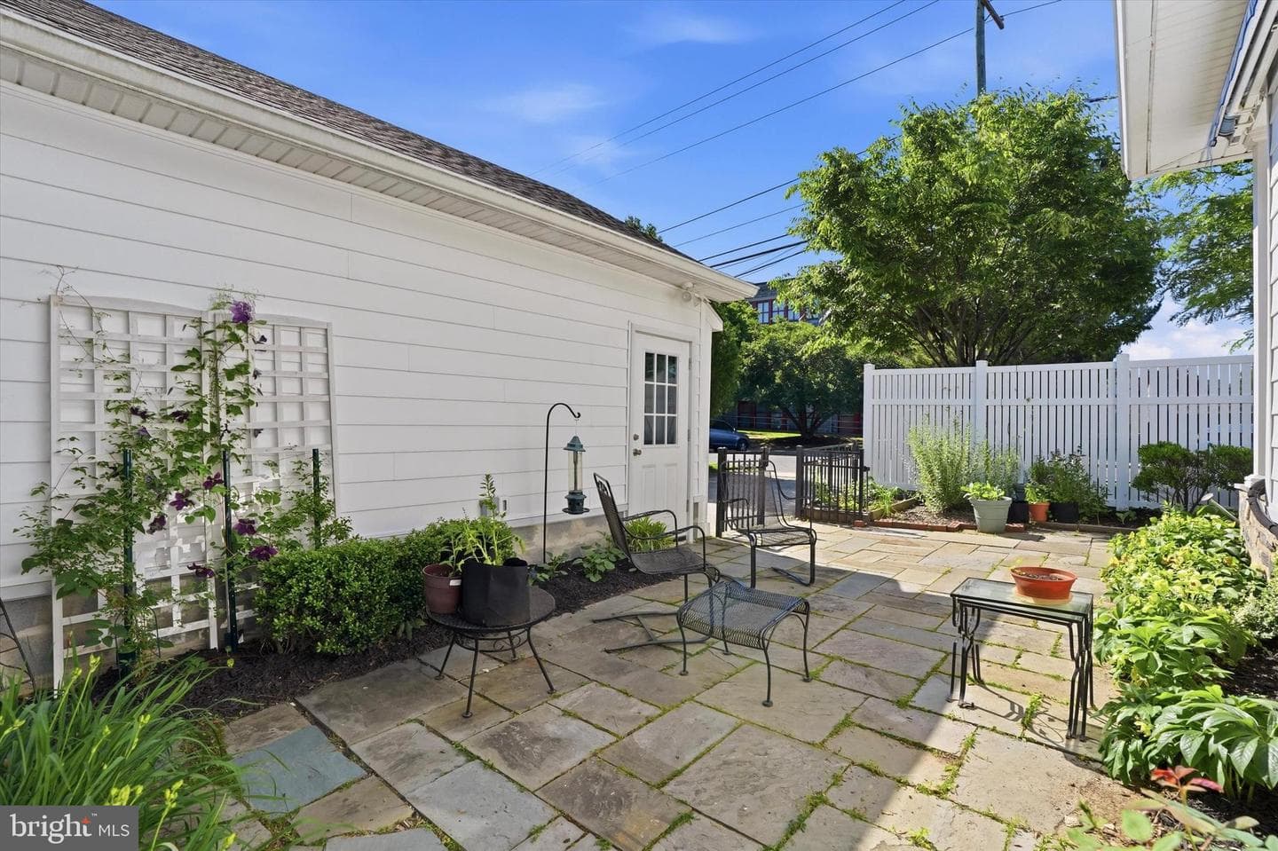 11 Golf Road photo 33