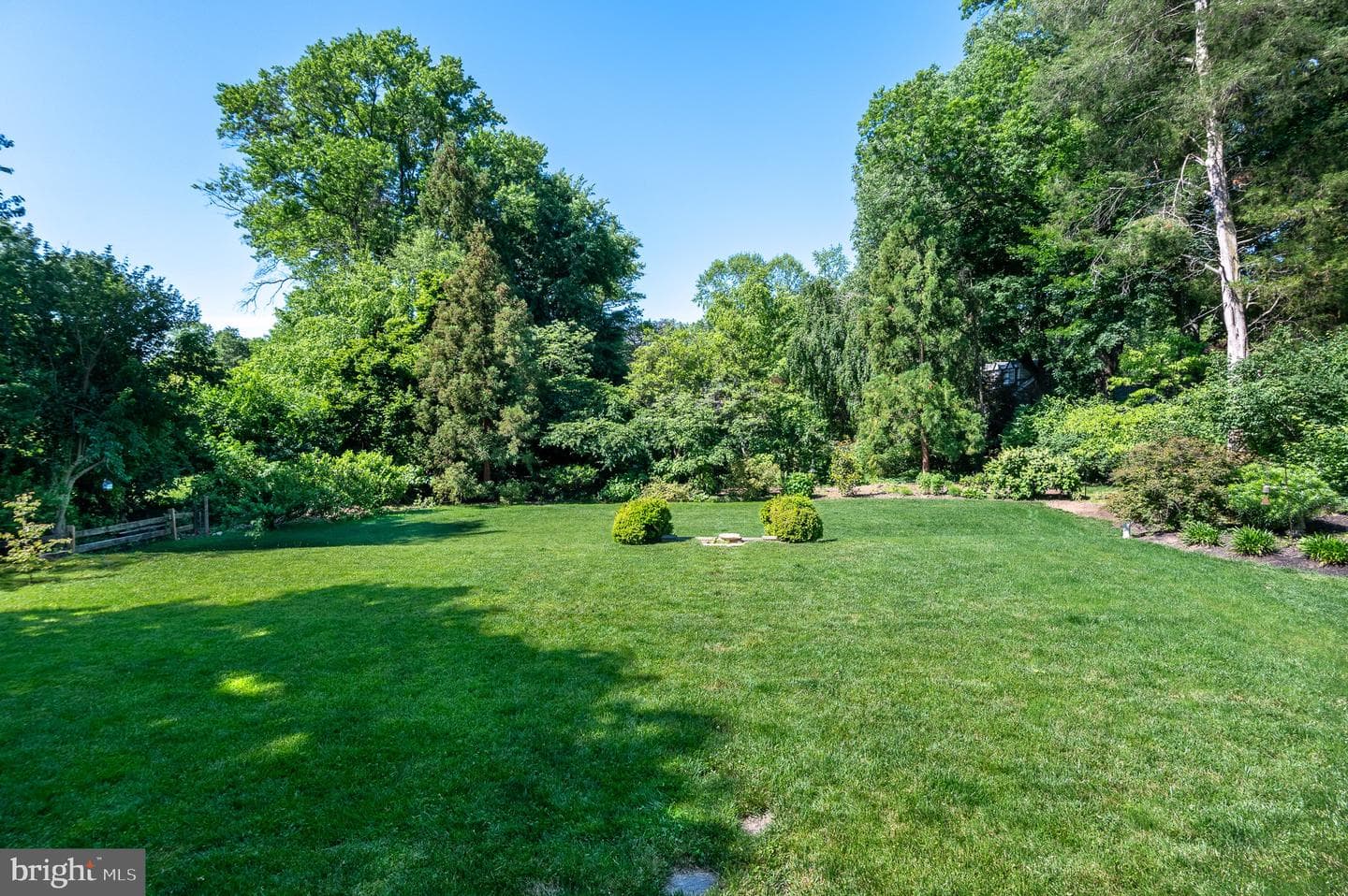 105 Stratford Road photo 36