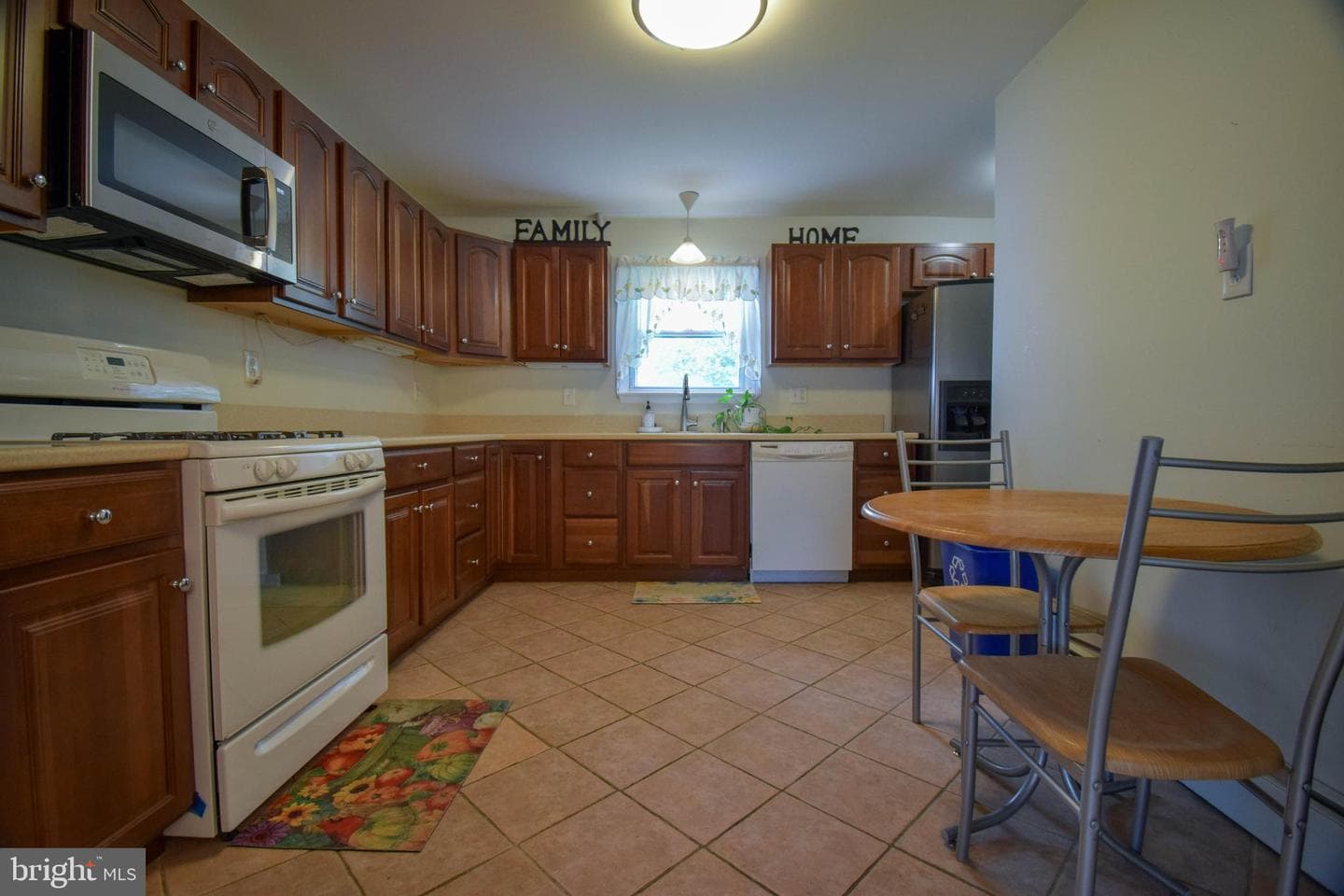411 Sharp Avenue photo 5
