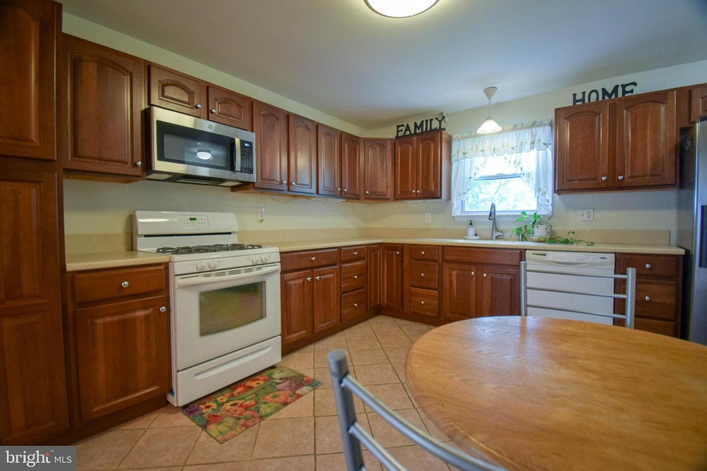 411 Sharp Avenue photo 7