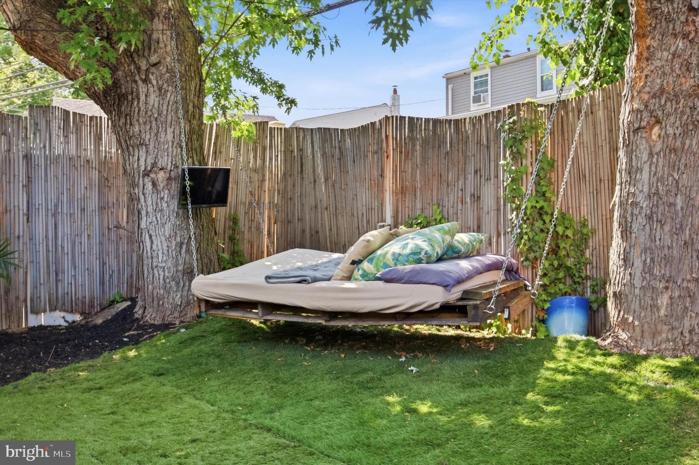 2135 Armstrong Avenue photo 19