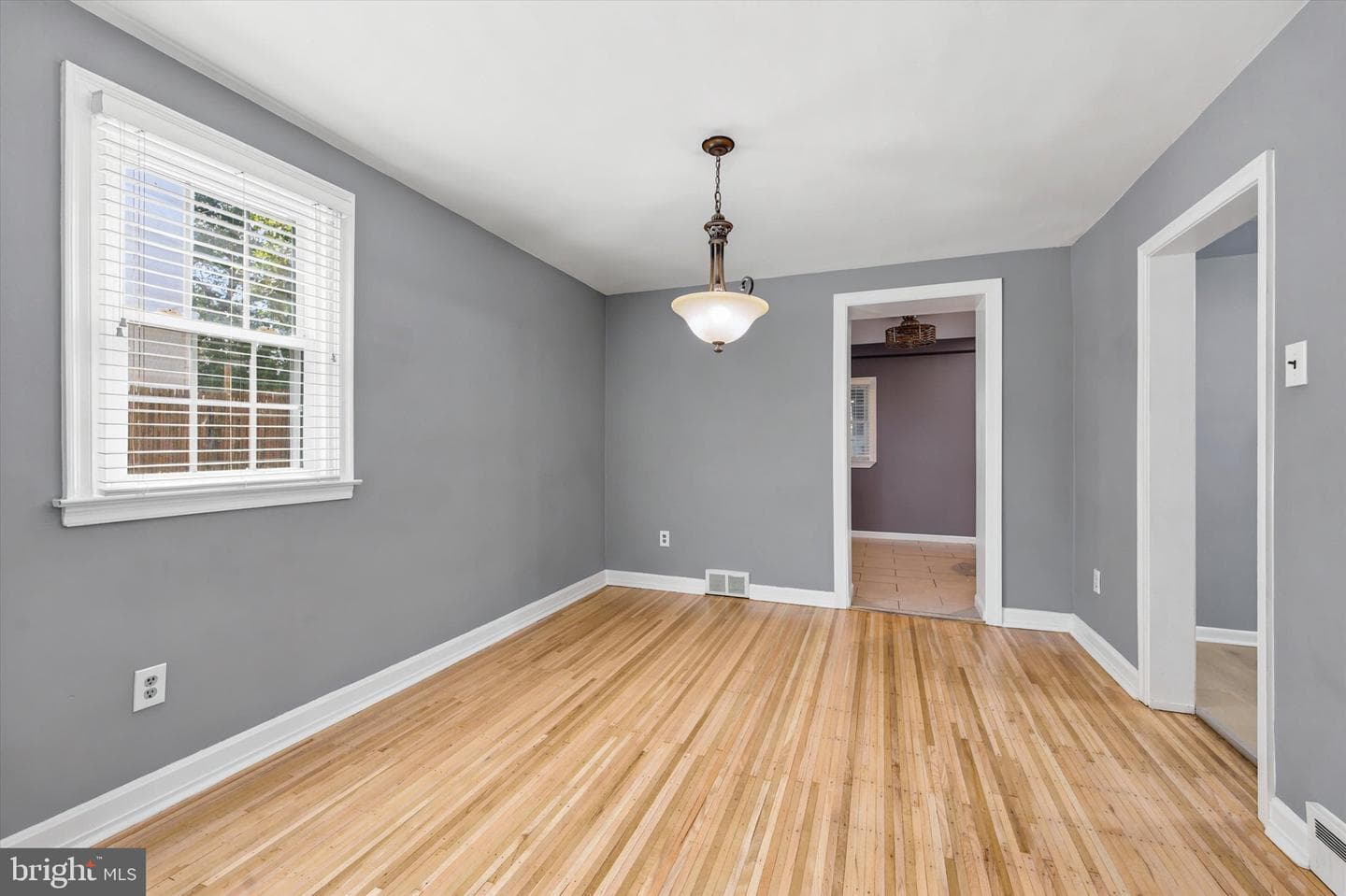 2135 Armstrong Avenue photo 7