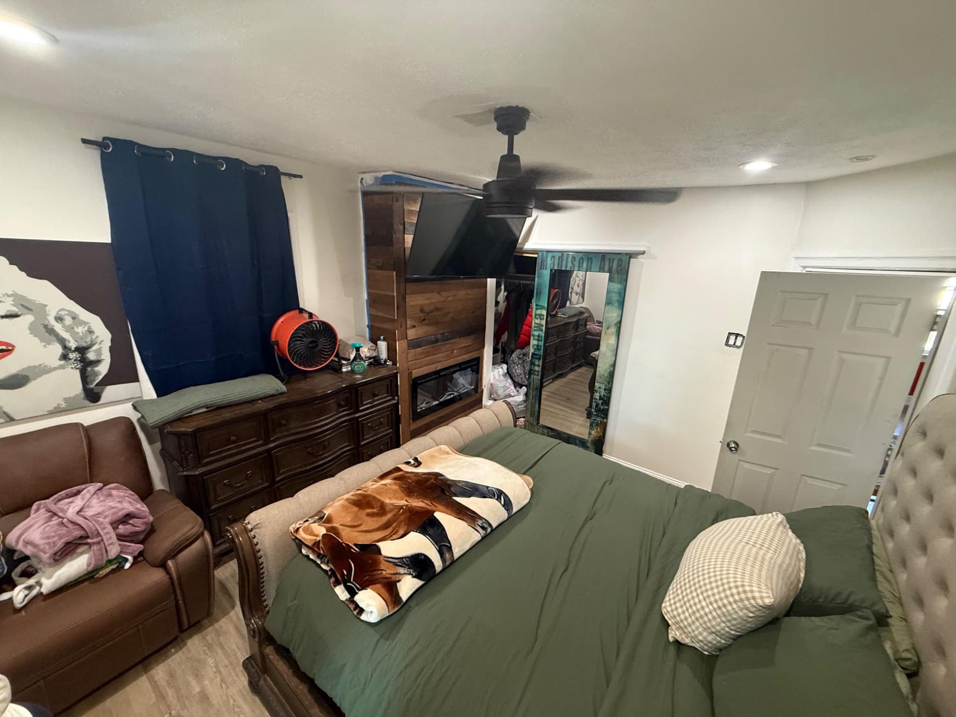954 Church Lane photo 22